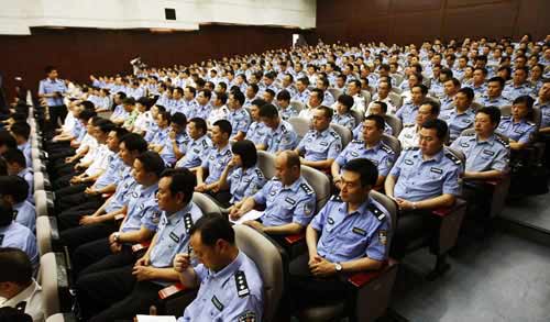 600余人出席警示會(huì)。圖片來源：重慶晚報(bào)