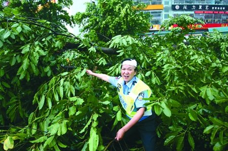 最強雷雨襲擊重慶致9人遇難(組圖)