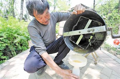 青島櫸林山野蜜純靠化學(xué)添加劑 大米糖漿勾兌竟達(dá)歐盟標(biāo)準(zhǔn)