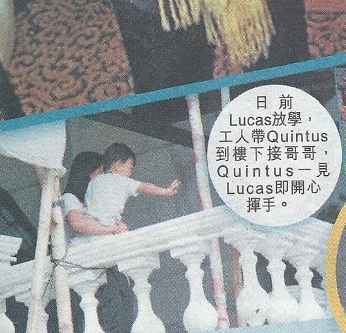 鋒芝兩子親密羨人 小Q接Lucas放學(xué)欣喜若狂