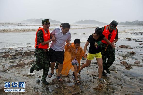 強臺風(fēng)布拉萬致東海北部狂風(fēng)暴雨