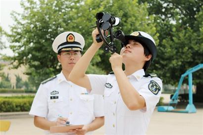 海軍首批27名全科目女艦員上崗 曾是十佳模特