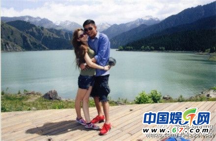 古力娜扎早年貼臉熱吻照曝光 男友被封屌絲男