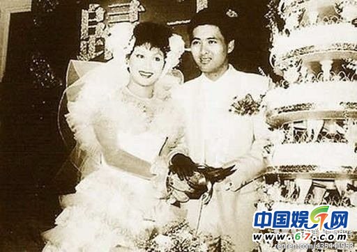 娛樂圈明星夫妻珍貴結(jié)婚照曝光