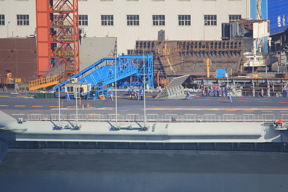 中國航母平臺交付海軍舷號16號艦 將出港入役