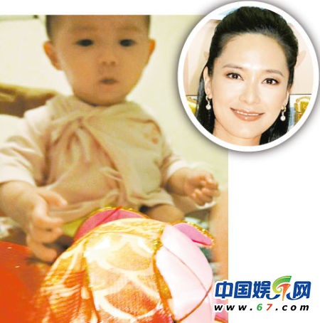 蔡少芬女兒露背裝PK李嘉欣兒子 星二代齊出鏡慶中秋