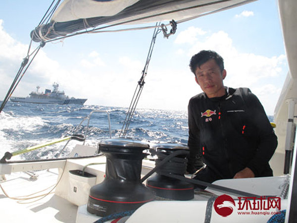 青島人駕青島號(hào)抵釣魚島海域 遭日艦機(jī)包夾