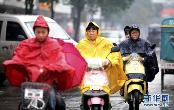 我國多地現(xiàn)降溫降雨天氣 一場秋雨一場寒