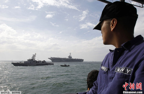 多艘美軍戰(zhàn)艦中國附近海域游弋 航母抵菲律賓