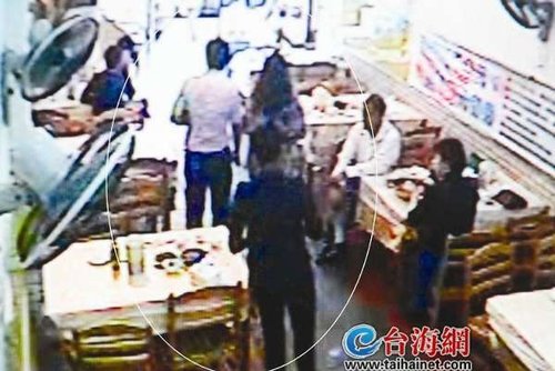 福建一名男子吃霸王餐后假裝吐血獲店家賠償(圖)