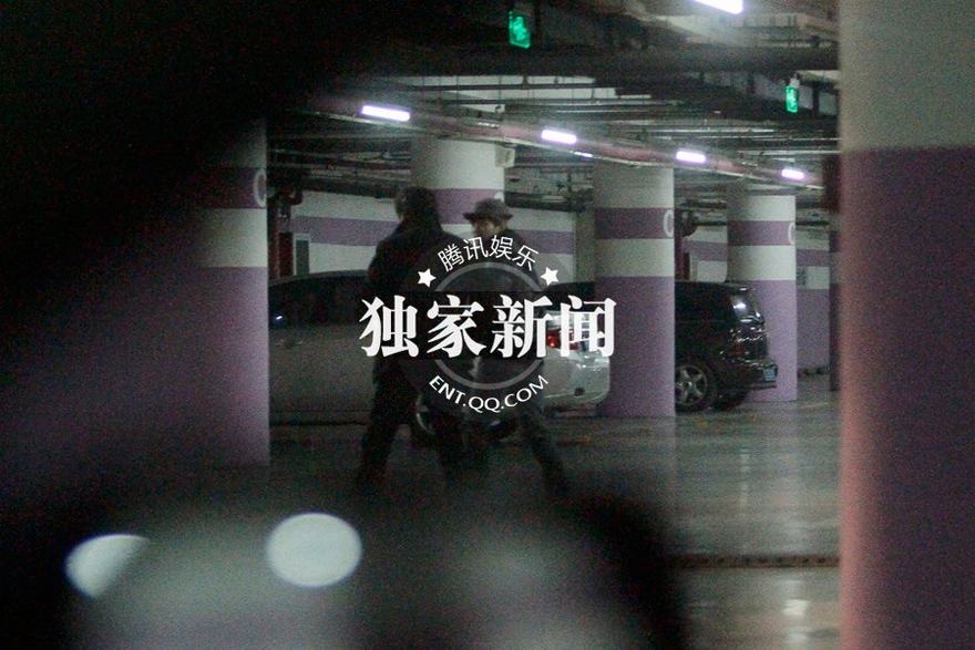 劉亦菲攜“綿羊音”曾軼可會干爹 陳金飛貼身當(dāng)代駕