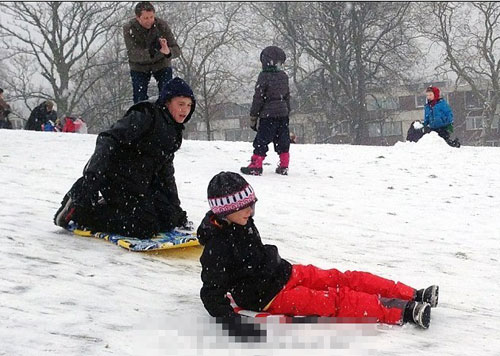 貝克漢姆帶孩子滑雪