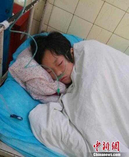 湖北老河口一小學(xué)因擁擠引起踩踏 已致4死11傷