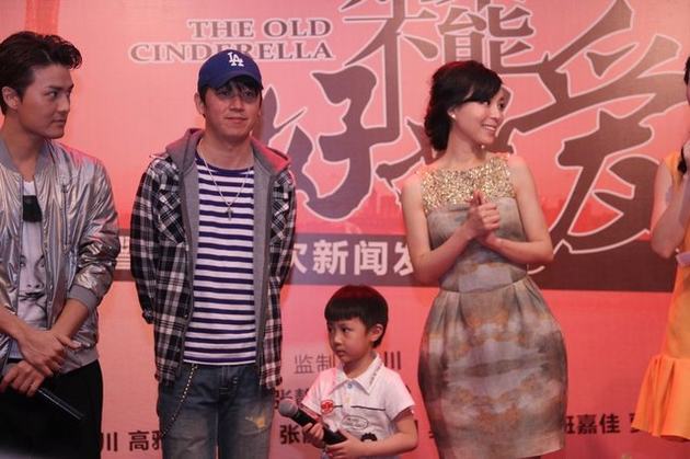 潘粵明現(xiàn)身面露憔悴笑容僵硬 新劇演“前夫”虐心