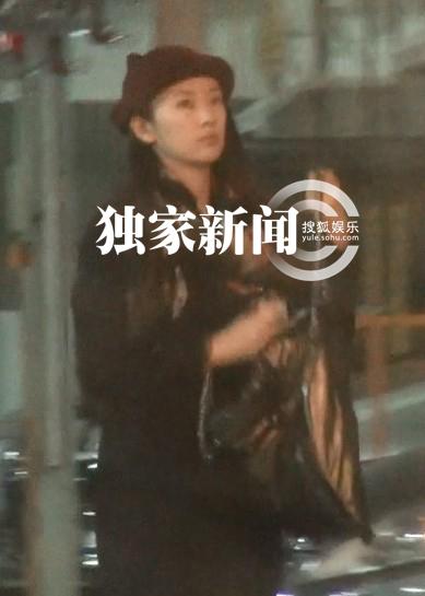 追星：汪峰攜美女豪車密會似車震 童謠似戀黃渤潮裝出街