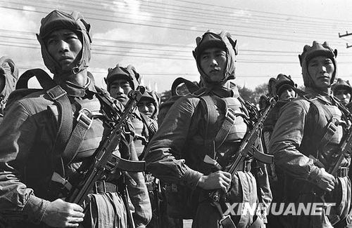 1953年國(guó)慶閱兵 人民軍隊(duì)正規(guī)化建設(shè)成果