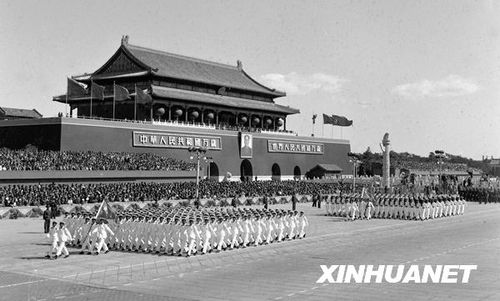 1958年國(guó)慶閱兵 民兵方隊(duì)規(guī)模空前