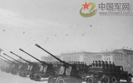 1959年國(guó)慶 逢十大閱兵盛況空前