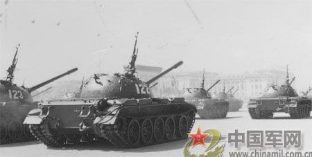 1959年國(guó)慶 逢十大閱兵盛況空前