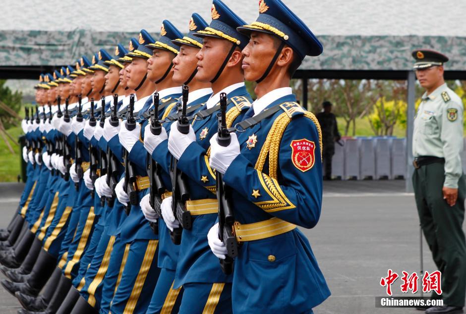 探訪閱兵基地 三軍儀仗隊(duì)首次有女兵參加大閱兵