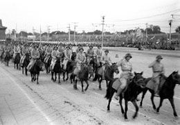 1949年開國(guó)大典閱兵(組圖)