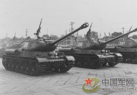 1955年國(guó)慶：實(shí)行軍銜制 換裝大閱兵