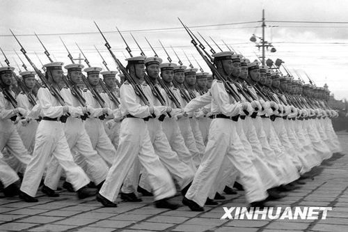 1955年國慶：實(shí)行軍銜制 換裝大閱兵