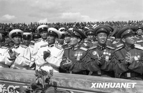 1955年國慶：實(shí)行軍銜制 換裝大閱兵