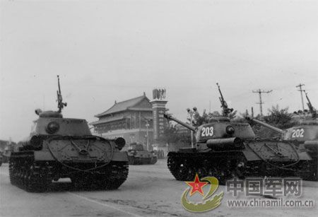 1955年國慶：實行軍銜制 換裝大閱兵